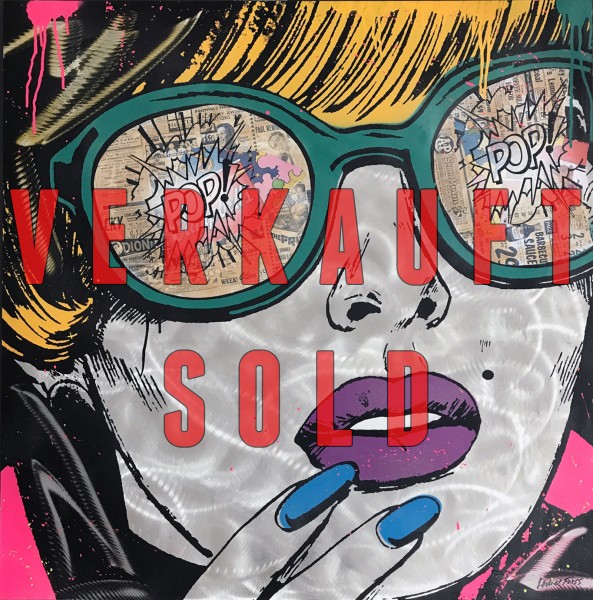 POP ART WOMAN WITH GLASSES - ALUMINIUM